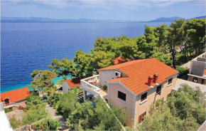 3 Bedroom Lovely Apartment In Prigradica